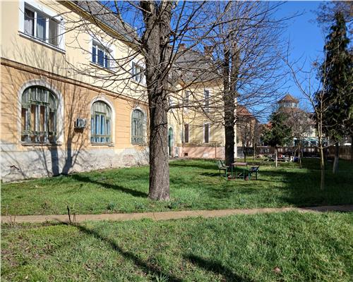 OCAZIE! B -DUL VICTORIEI apartament 3 camere 84 mp utili, 3.70 m inaltime  camere